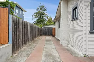 3238 Lynde St, Oakland, CA 94601 - Photo 32