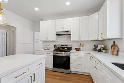 753 55th St, Oakland, CA 94609 - Photo 28