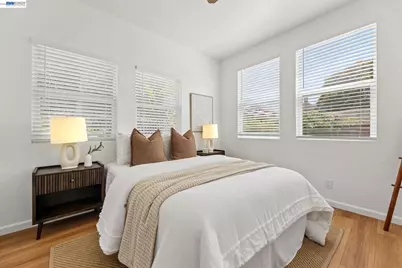753 55th St, Oakland, CA 94609 - Photo 50