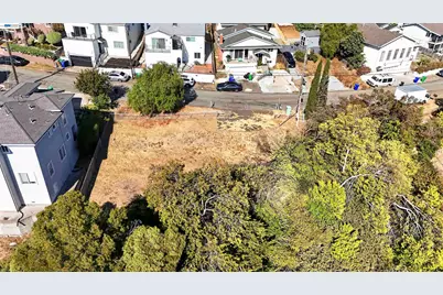 14643 Saturn Dr, Castro Valley, CA 94578 - Photo 16