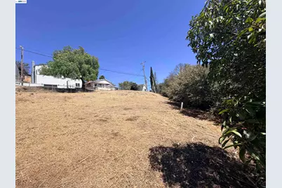 14643 Saturn Dr, Castro Valley, CA 94578 - Photo 8