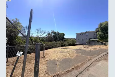 14643 Saturn Dr, Castro Valley, CA 94578 - Photo 4