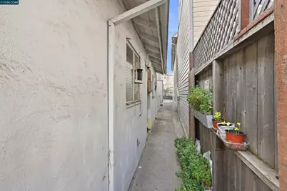 1439 7th Ave, Oakland, CA 94606 - Photo 14