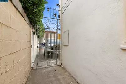 1439 7th Ave, Oakland, CA 94606 - Photo 12
