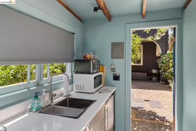 6434 Regent St, Oakland, CA 94618 - Photo 50