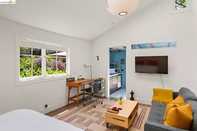 6434 Regent St, Oakland, CA 94618 - Photo 52