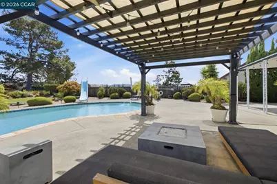 824 Coral Dr, Rodeo, CA 94572 - Photo 16