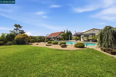 824 Coral Dr, Rodeo, CA 94572 - Photo 32