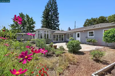 10 Hillcrest Dr, Orinda, CA 94563 - Photo 36