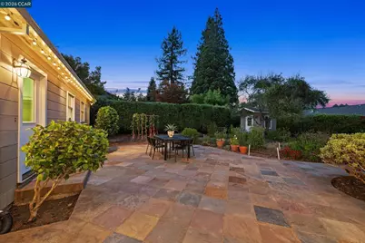 10 Hillcrest Dr, Orinda, CA 94563 - Photo 46