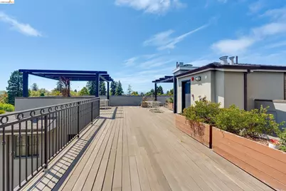2628 Telegraph Ave #303, Berkeley, CA 94704 - Photo 22