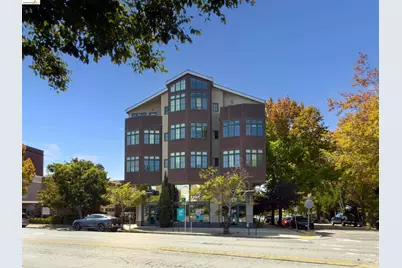 2628 Telegraph Ave #303, Berkeley, CA 94704 - Photo 28