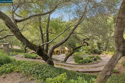 124 Camino Sobrante, Orinda, CA 94563 - Photo 2