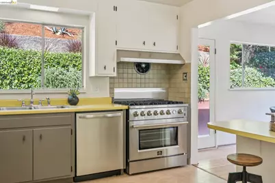 844 Blair Ave, Oakland, CA 94611 - Photo 24