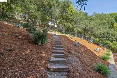 844 Blair Ave, Oakland, CA 94611 - Photo 46