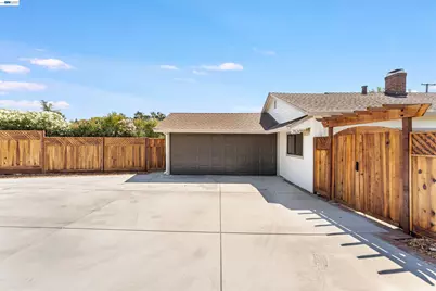 2824 Cowell Rd., Concord, CA 94518 - Photo 2