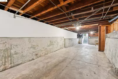 2726 Wallace St, Berkeley, CA 94702 - Photo 56