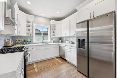 2726 Wallace St, Berkeley, CA 94702 - Photo 14