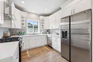 2726 Wallace St, Berkeley, CA 94702 - Photo 14