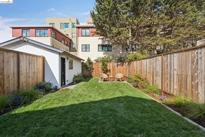 2726 Wallace St, Berkeley, CA 94702 - Photo 48