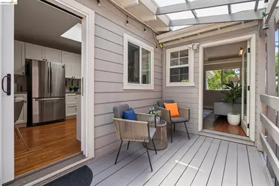 870 43rd St, Oakland, CA 94608 - Photo 14