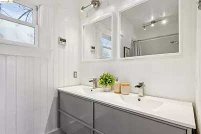 870 43rd St, Oakland, CA 94608 - Photo 48