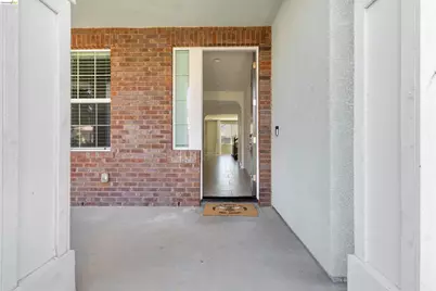 8056 Westport Cir, Discovery Bay, CA 94505 - Photo 6