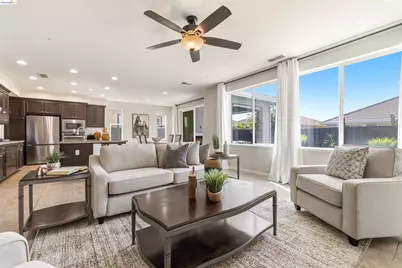 8056 Westport Cir, Discovery Bay, CA 94505 - Photo 10