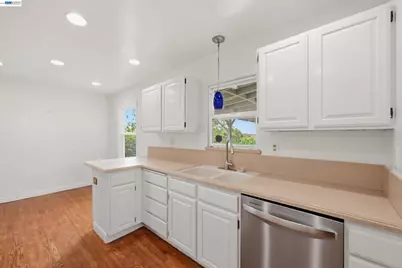 17119 Rolando Ave, Castro Valley, CA 94546 - Photo 14
