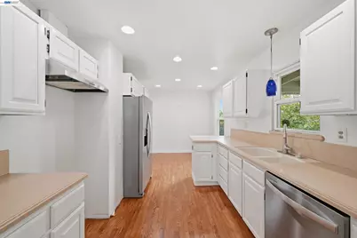 17119 Rolando Ave, Castro Valley, CA 94546 - Photo 12