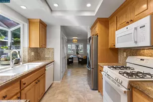 109 Blossom Ct, Danville, CA 94506 - Photo 10