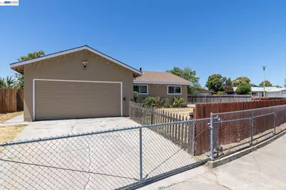 7700 Laramore, Sacramento, CA 95832 - Photo 4