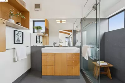 2211 5th St #B, Berkeley, CA 94710 - Photo 48