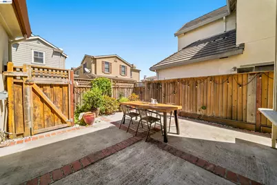 381 Hollister Ave, Alameda, CA 94501 - Photo 30