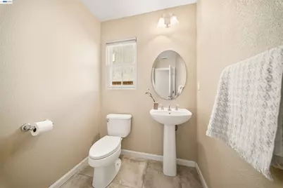 381 Hollister Ave, Alameda, CA 94501 - Photo 14