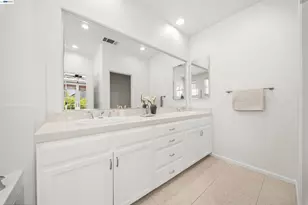381 Hollister Ave, Alameda, CA 94501 - Photo 22