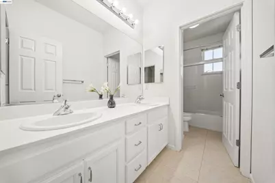 381 Hollister Ave, Alameda, CA 94501 - Photo 28