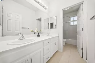 381 Hollister Ave, Alameda, CA 94501 - Photo 28