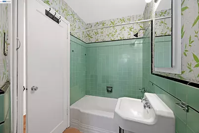566 57th St., Oakland, CA 94609 - Photo 6