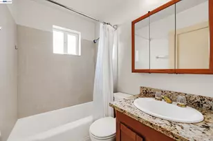 566 57th St, Oakland, CA 94609 - Photo 34
