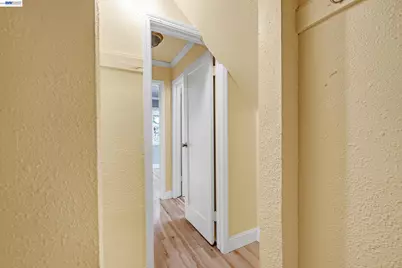 566 57th St., Oakland, CA 94609 - Photo 36