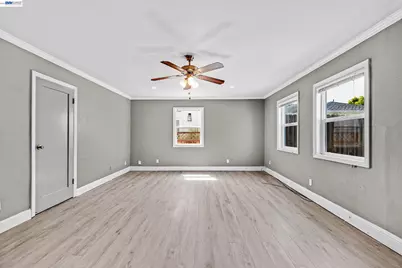 566 57th St., Oakland, CA 94609 - Photo 24