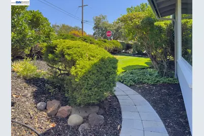 3255 Sweet Dr, Lafayette, CA 94549 - Photo 22