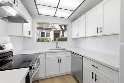 10401 Shaw St #401, Oakland, CA 94605 - Photo 14