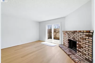 10401 Shaw St #401, Oakland, CA 94605 - Photo 6