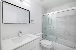 10401 Shaw St, Oakland, CA 94605 - Photo 36