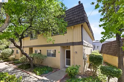 10401 Shaw St #401, Oakland, CA 94605 - Photo 2