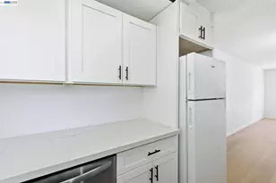 10401 Shaw St, Oakland, CA 94605 - Photo 16
