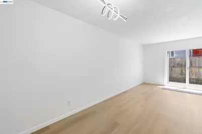 10401 Shaw St #401, Oakland, CA 94605 - Photo 12