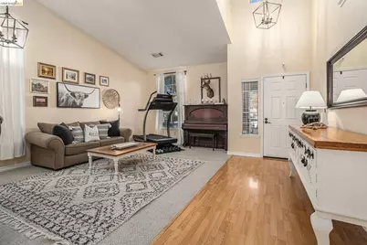 266 Brady Street, Martinez, CA 94553 - Photo 8
